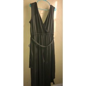 Sleeveless V neck jumpsuit NWT